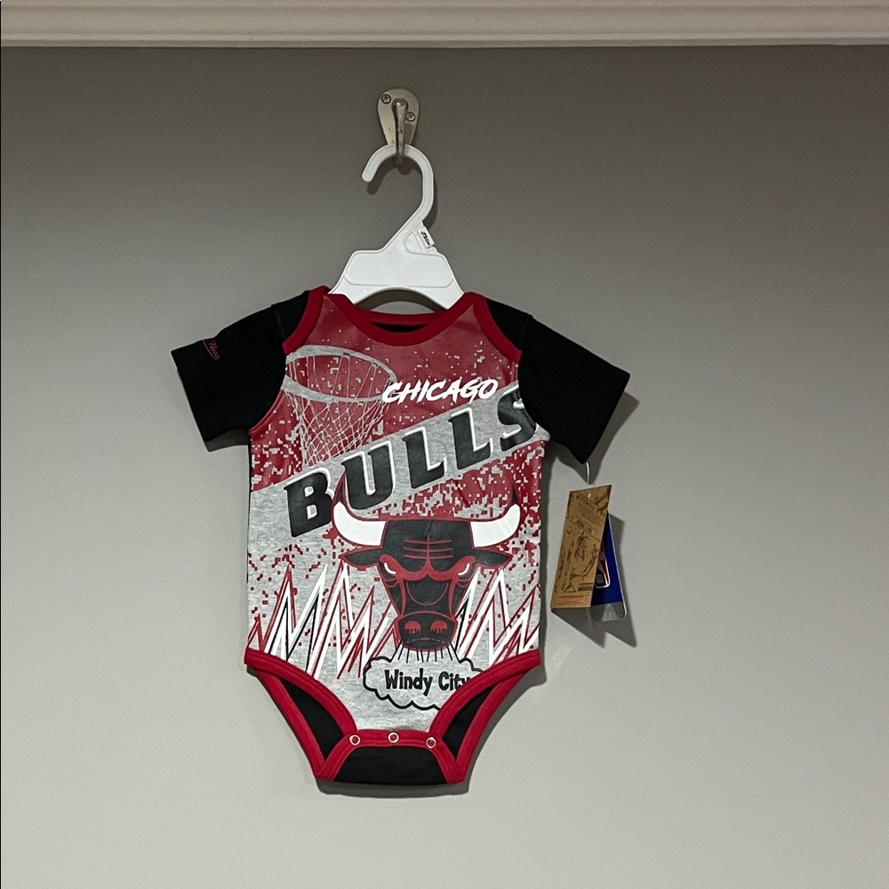 Mitchell & Ness Chicago Bulls Red and Black Graphic Onesie